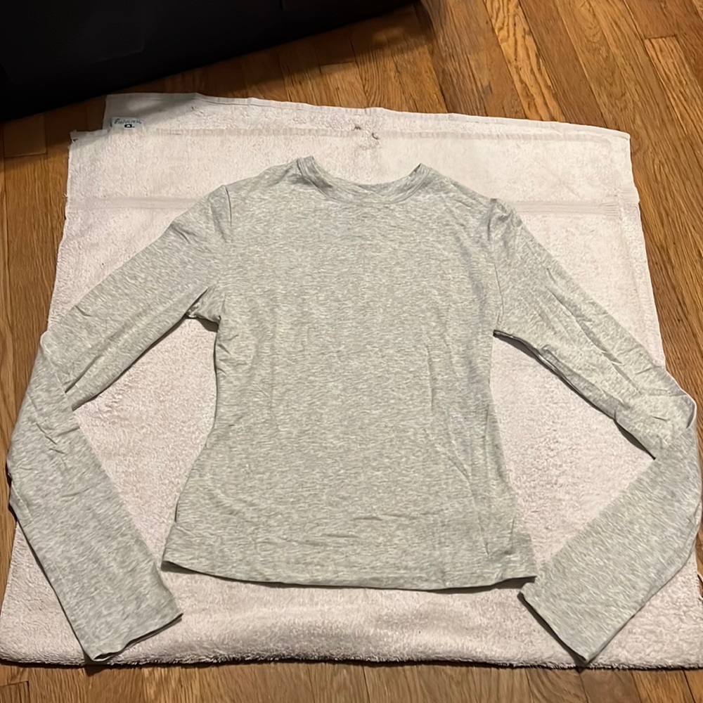 SKIMS Long Sleeve Tee in Light Heather Gray
